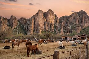 Saguaro Lake Guest Ranch