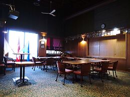 The Ritz Cafe and Motor Inn