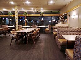 The Ritz Cafe and Motor Inn