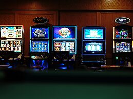 The Ritz Cafe and Motor Inn