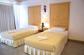 Maneerote Hotel Surin