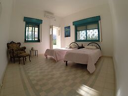 Auberg-Inn Guesthouse
