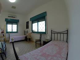 Auberg-Inn Guesthouse