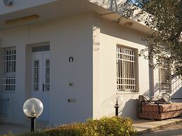 Auberg-Inn Guesthouse