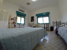 Auberg-Inn Guesthouse