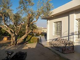 Auberg-Inn Guesthouse