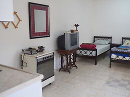 Auberg-Inn Guesthouse