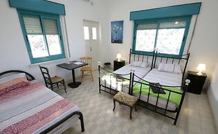 Auberg-Inn Guesthouse