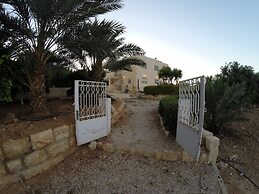 Auberg-Inn Guesthouse