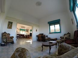Auberg-Inn Guesthouse