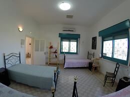 Auberg-Inn Guesthouse