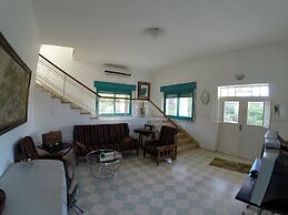 Auberg-Inn Guesthouse