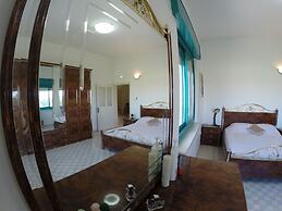 Auberg-Inn Guesthouse