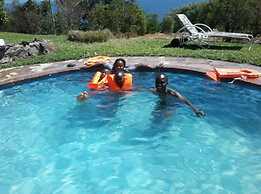 Zimre Lodge and Houseboats