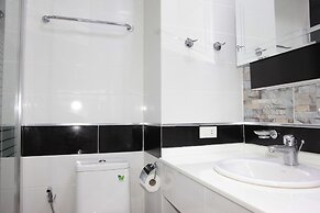 ThepThip ArtDeco Apartments