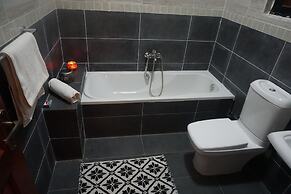 Accra Royal Castle Apartments & Suites