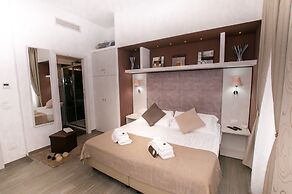 Elenoire Rooms & Suite
