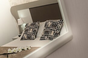 Elenoire Rooms & Suite