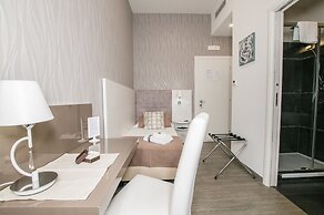 Elenoire Rooms & Suite