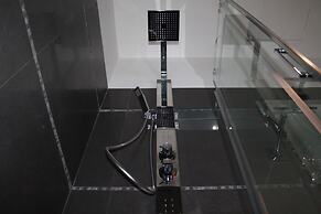 Elenoire Rooms & Suite