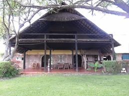 Ganda Lodge