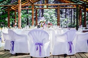 Romantic Country Club