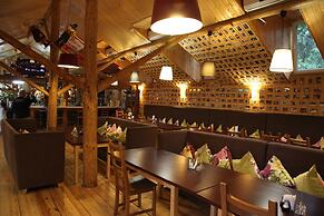 Romantic Country Club