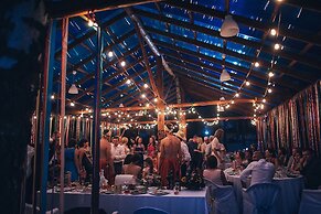 Romantic Country Club