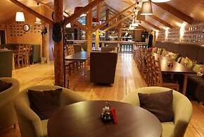 Romantic Country Club