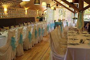 Romantic Country Club