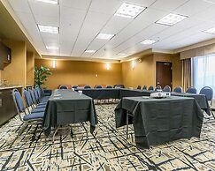 Comfort Inn & Suites Edmonton International Airport