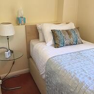 The Queen Hotel
