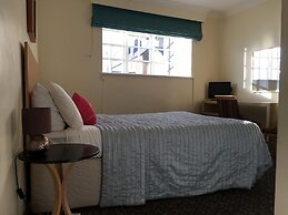 The Queen Hotel