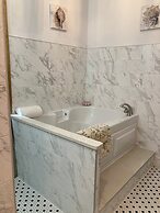 Oak Valley Inn & Suites