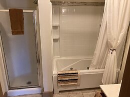 Oak Valley Inn & Suites