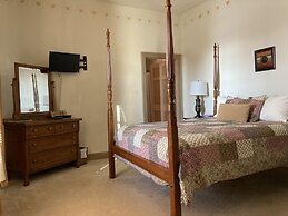 Oak Valley Inn & Suites