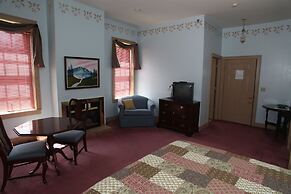 Oak Valley Inn & Suites