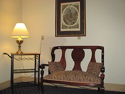 Oak Valley Inn & Suites