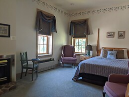 Oak Valley Inn & Suites