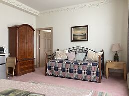 Oak Valley Inn & Suites