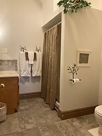 Oak Valley Inn & Suites