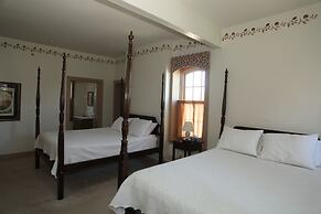 Oak Valley Inn & Suites