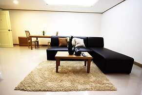 The Chateau Luxury Serviced Apartment