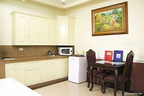 Kokomo's Suites Hotel