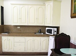 Kokomo's Suites Hotel