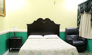 Kokomo's Suites Hotel