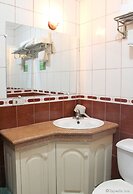 Kokomo's Suites Hotel