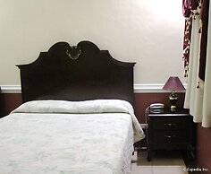 Kokomo's Suites Hotel