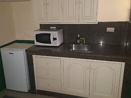 Kokomo's Suites Hotel