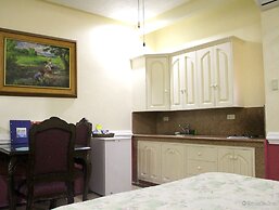 Kokomo's Suites Hotel